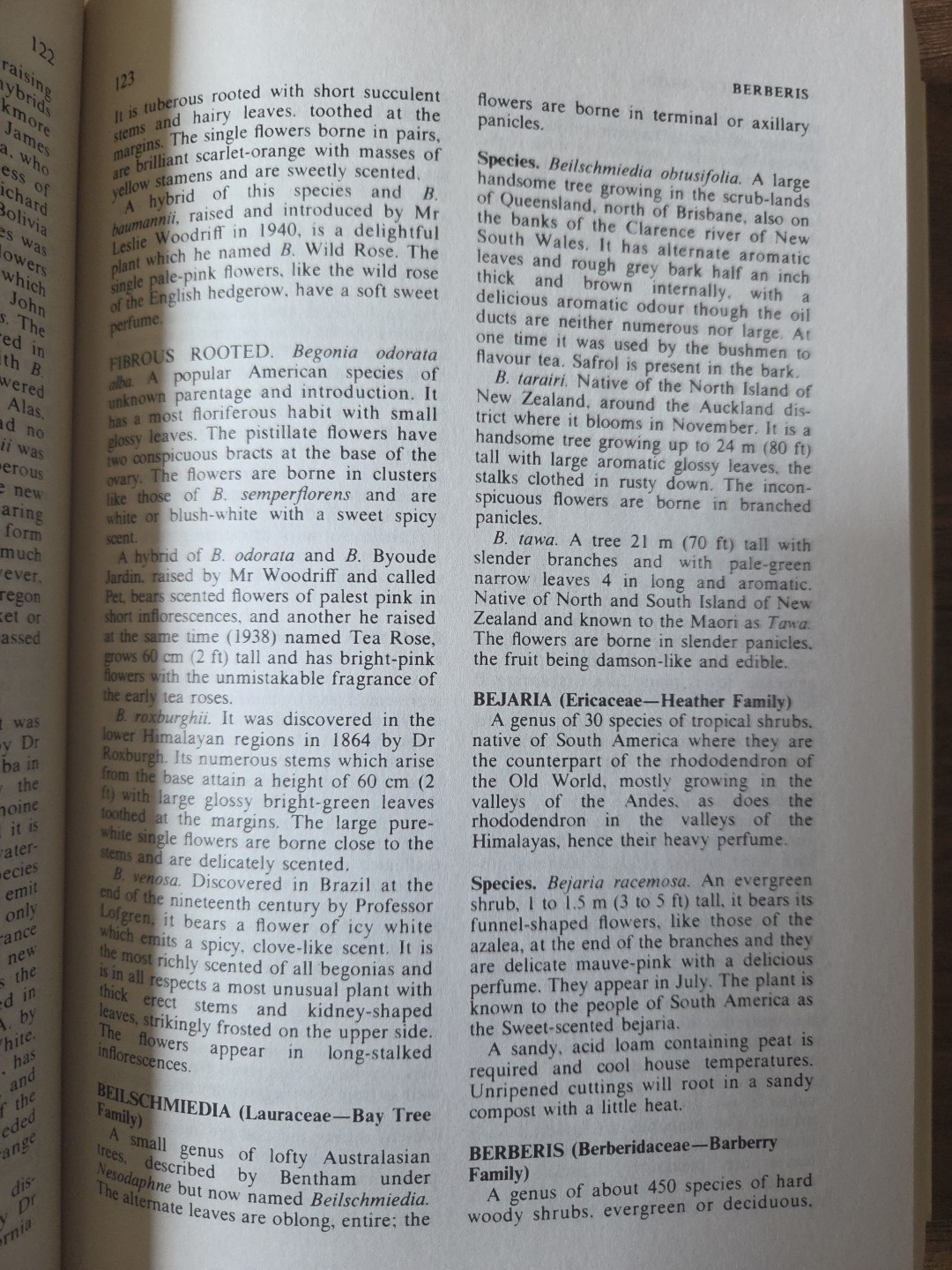 Scented Flora of the World by Roy Genders (Paperback, 1994)