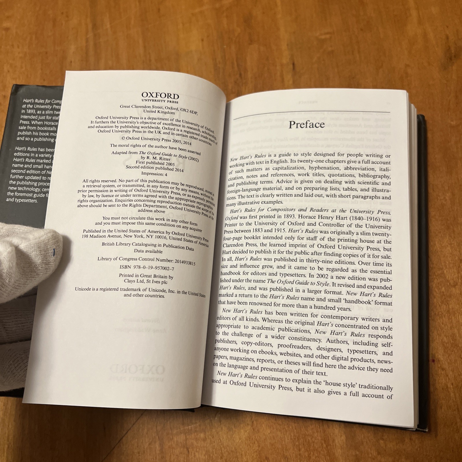 New Hart’s Rules : The Oxford Style Guide by Oxford University Press (2014,…