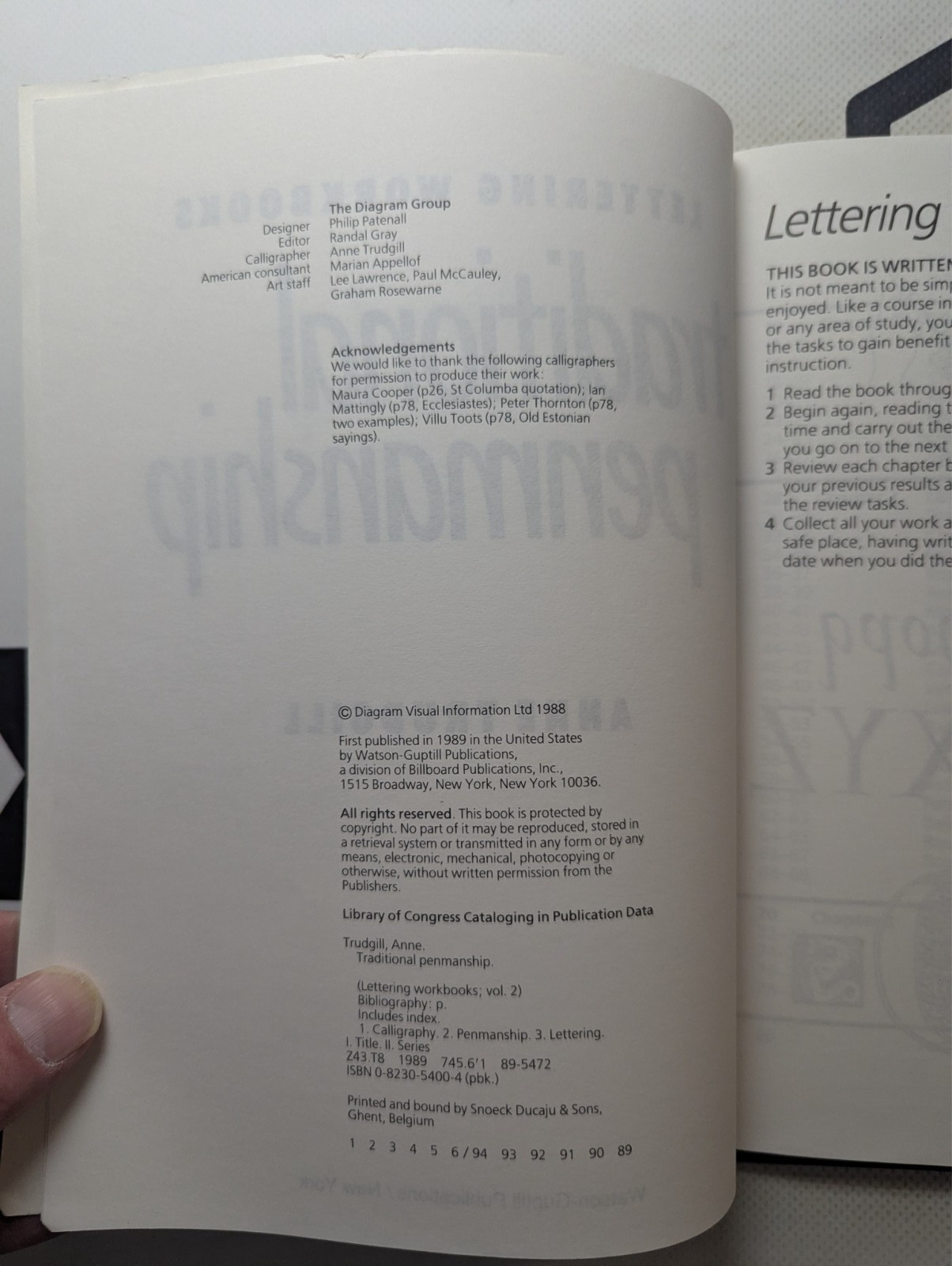 Lettering Workbooks: Traditional Penmanship : Mastering 18 Classic Alphabets…
