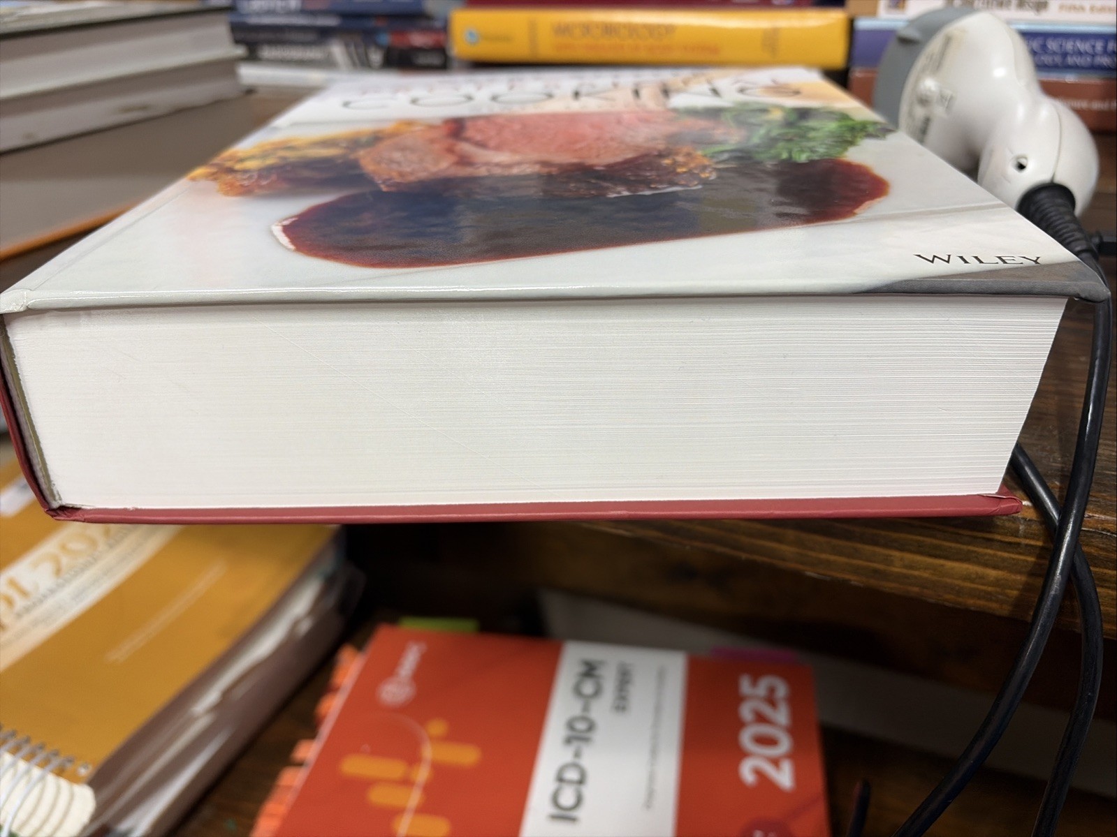 Professional Cooking by Wayne Gisslen (9e Hardcover) w/access code