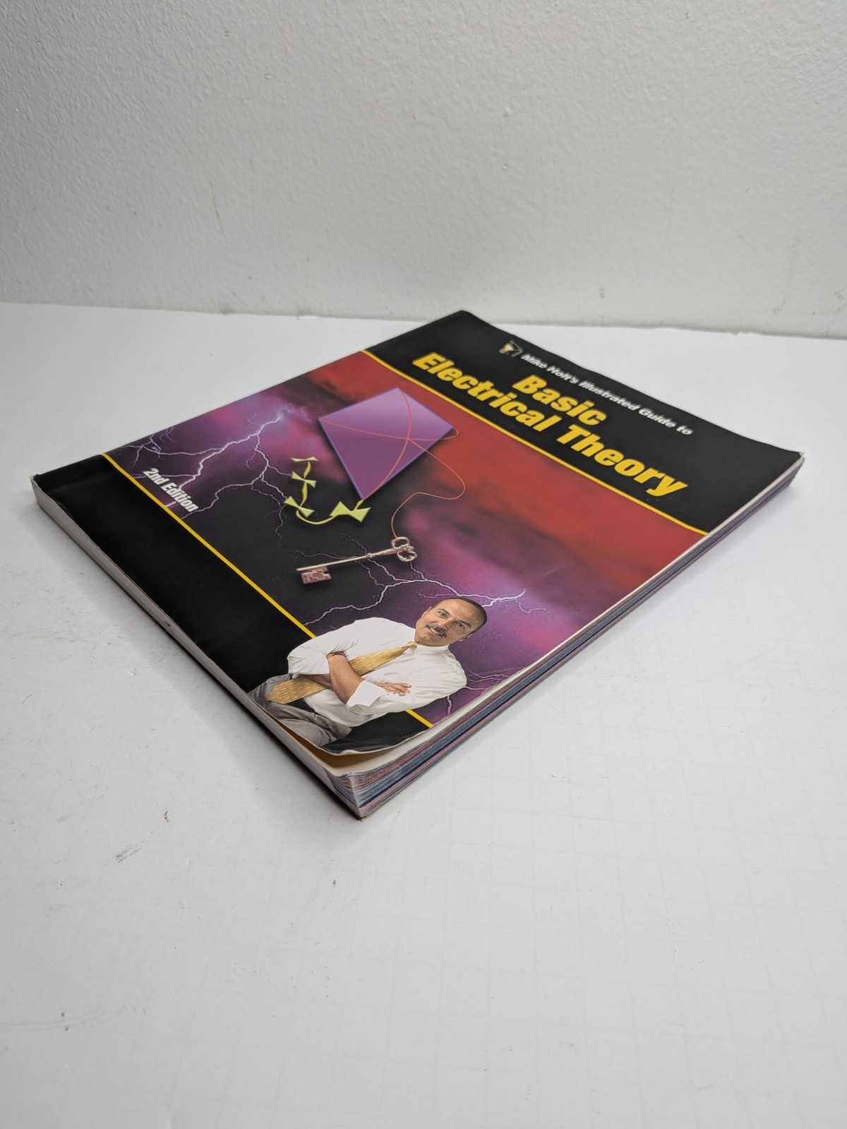 Mike Holt’s Illustrated Guide to Basic Electrical Theory-Paperback