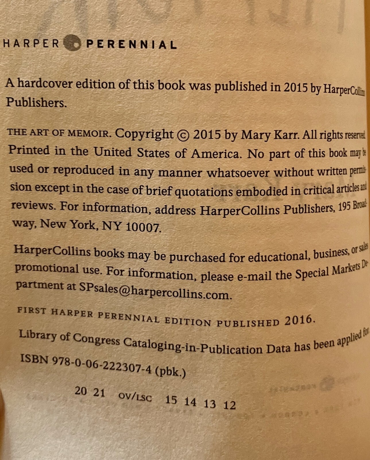 The Art of Memoir 2016 PAPERBACK by Mary Karr NY Times Best Seller