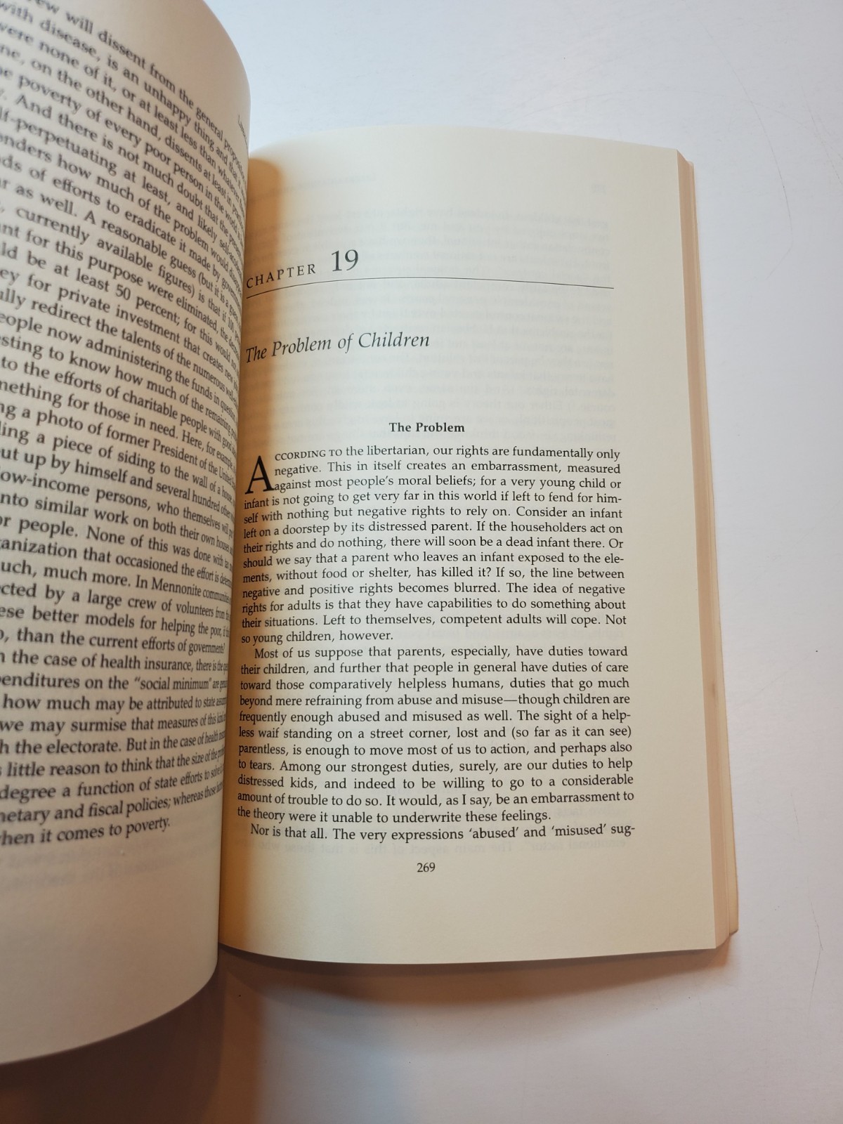 THE LIBERTARIAN IDEA Jan Narveson PB 1988 Temple University Moral Philosophy