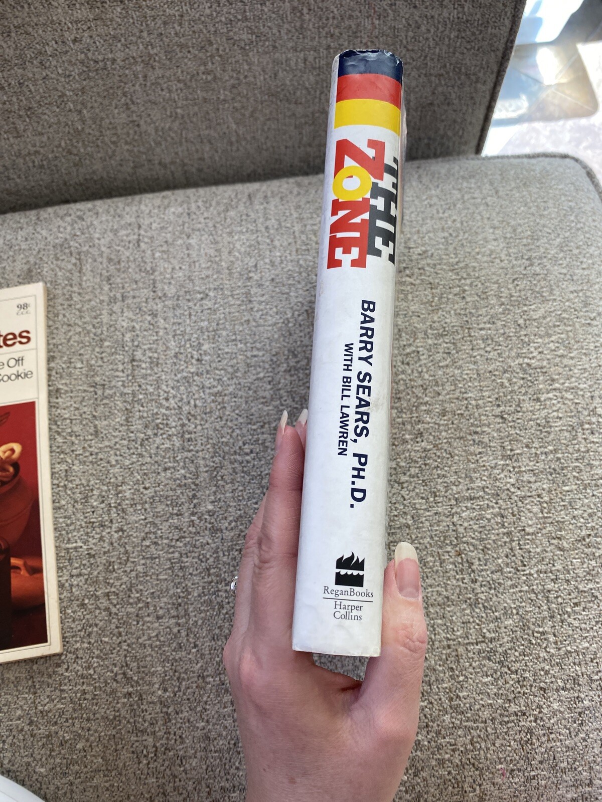 Enter The Zone: A Dietary Road map , Barry Sears. Hardcover with a dust jacket