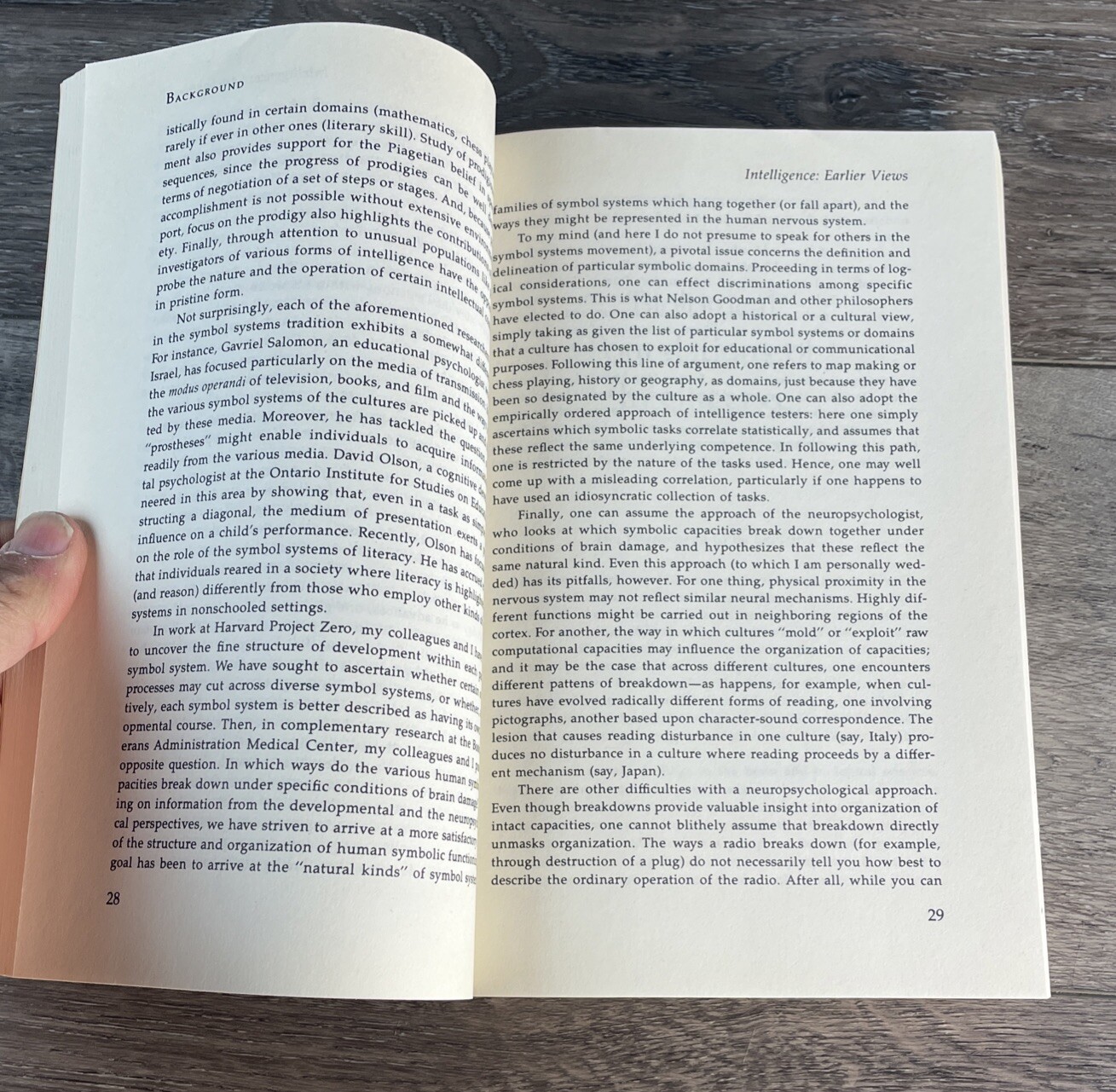 Frames Of Mind: The Theory Of Multiple Intelligences – Paperback – GOOD