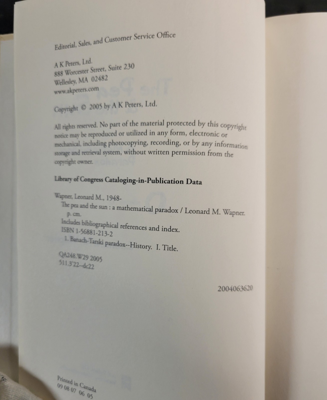 THE PEA AND THE SUN Mathematical Paradox by L. Wapner (2005, HCDJ) VERY GOOD