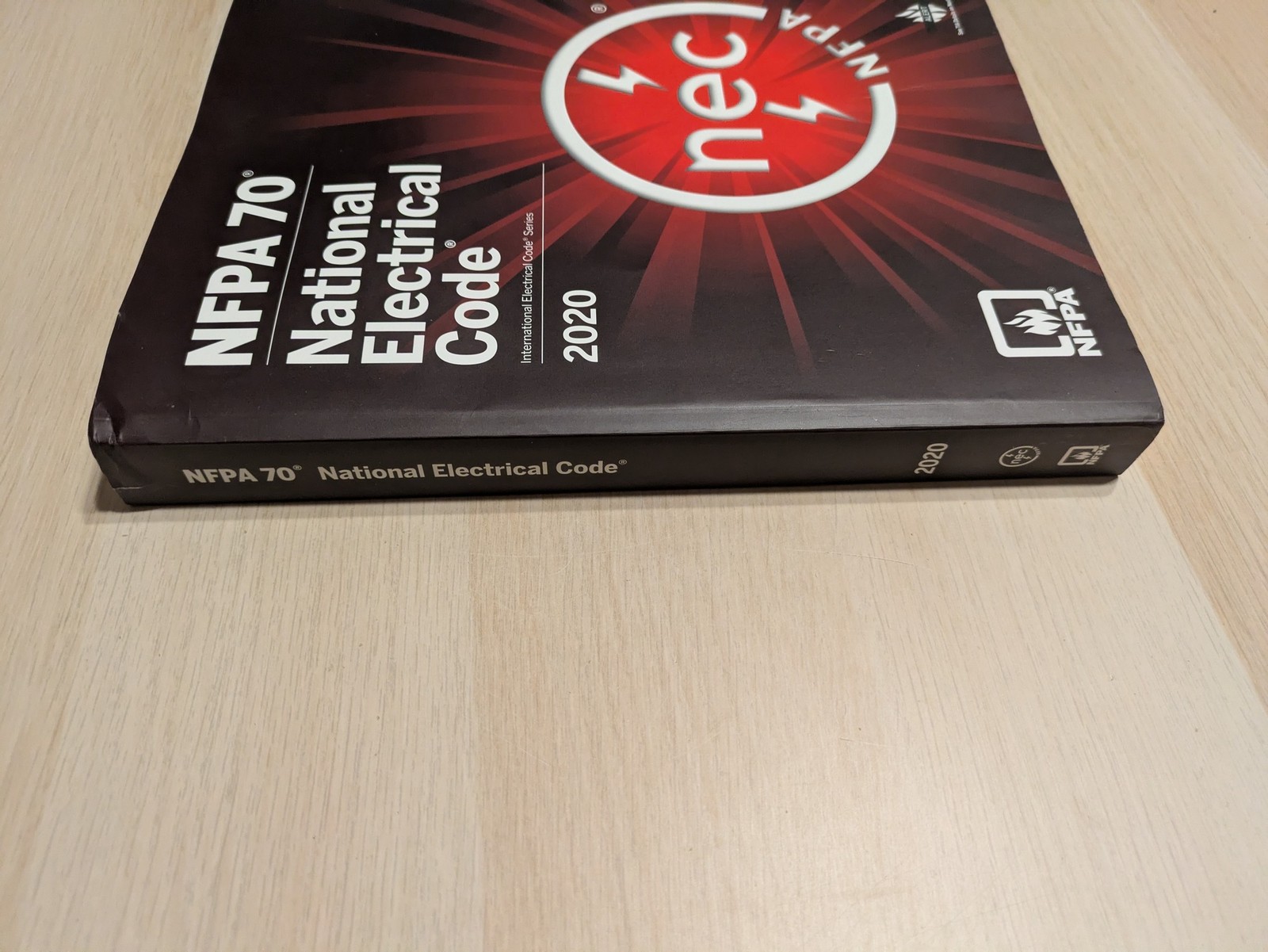 NFPA 70 National Electrical Code 2020 Softbound – Black/Red