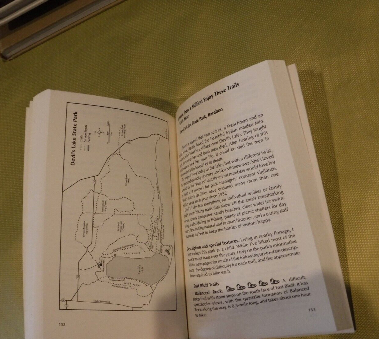 A North Coast Book Ser.: Walking Trails of Southern Wisconsin by Bob Crawford…