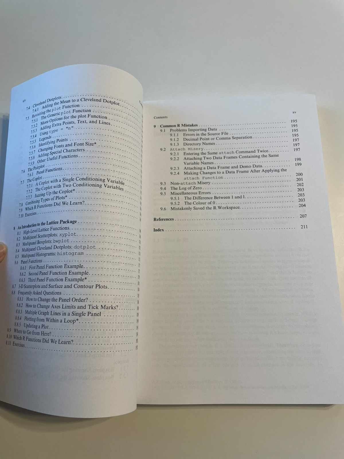 NEW A Beginner’s Guide to R (Use R!) Paperback by Zuur, Ieno, Meesters (2009)