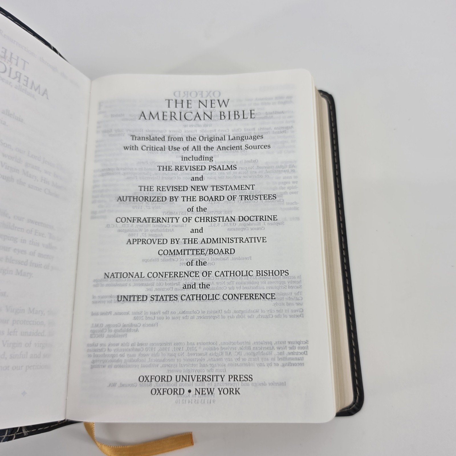 New American Bible NABRE Oxford University Press Two-Tone Blue Black 412 Good