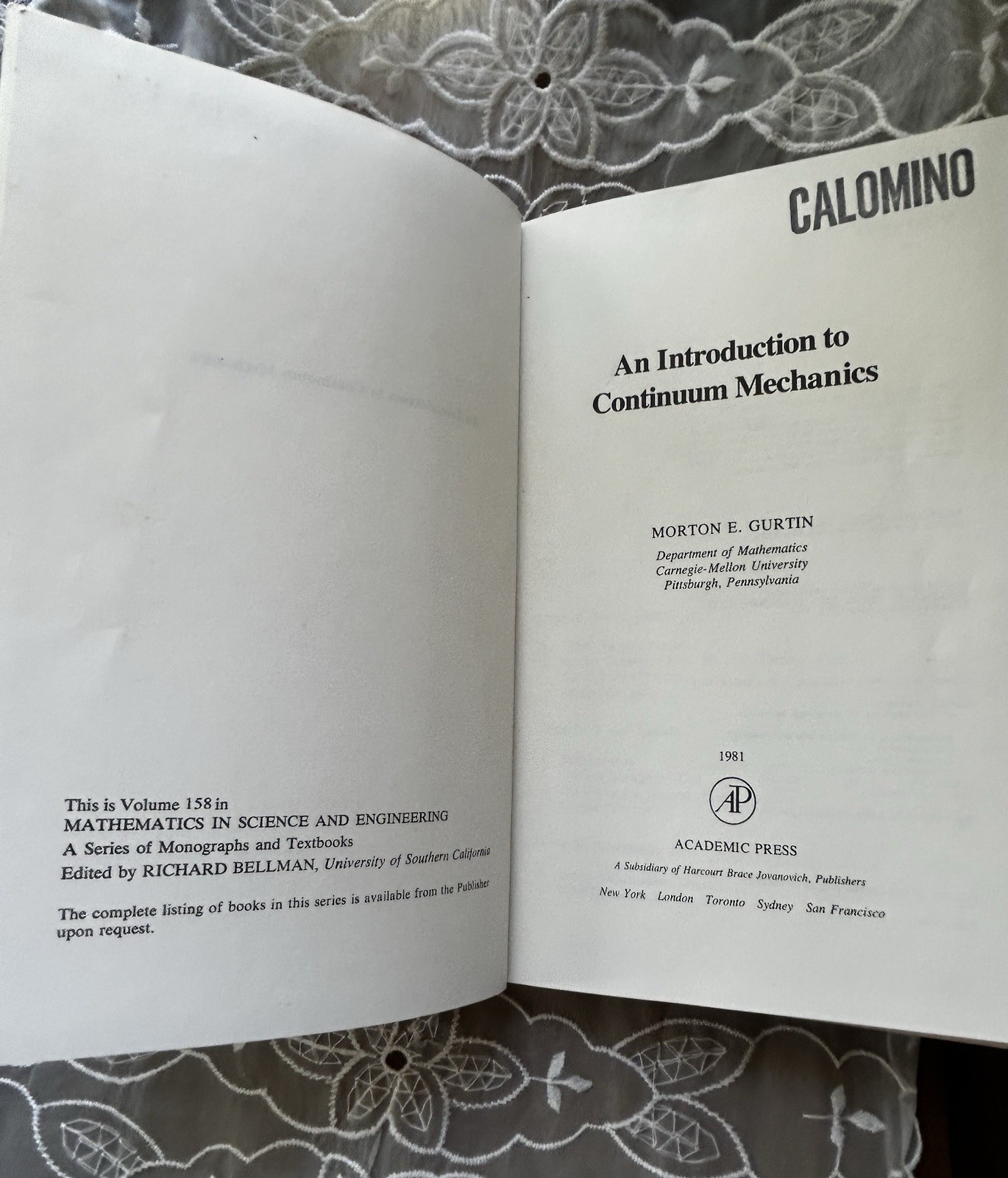 An Introduction to Continuum Mechanics Gurtin 1981 Academic Press Vol 158