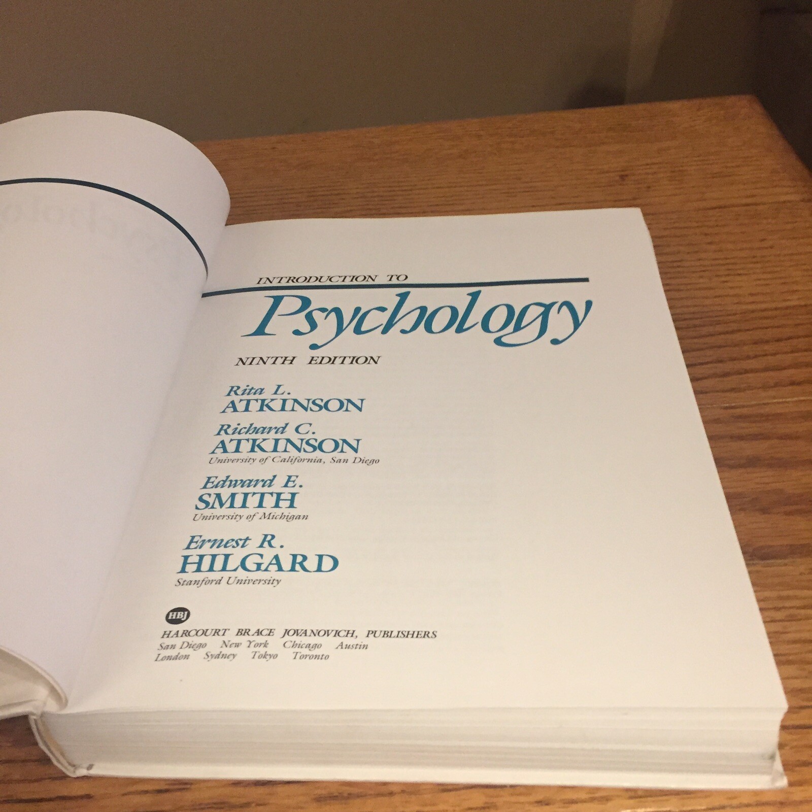 Introduction To Psychology 9th Edition Atkinson Smith Hilgard HBJ 0–15–543682-1