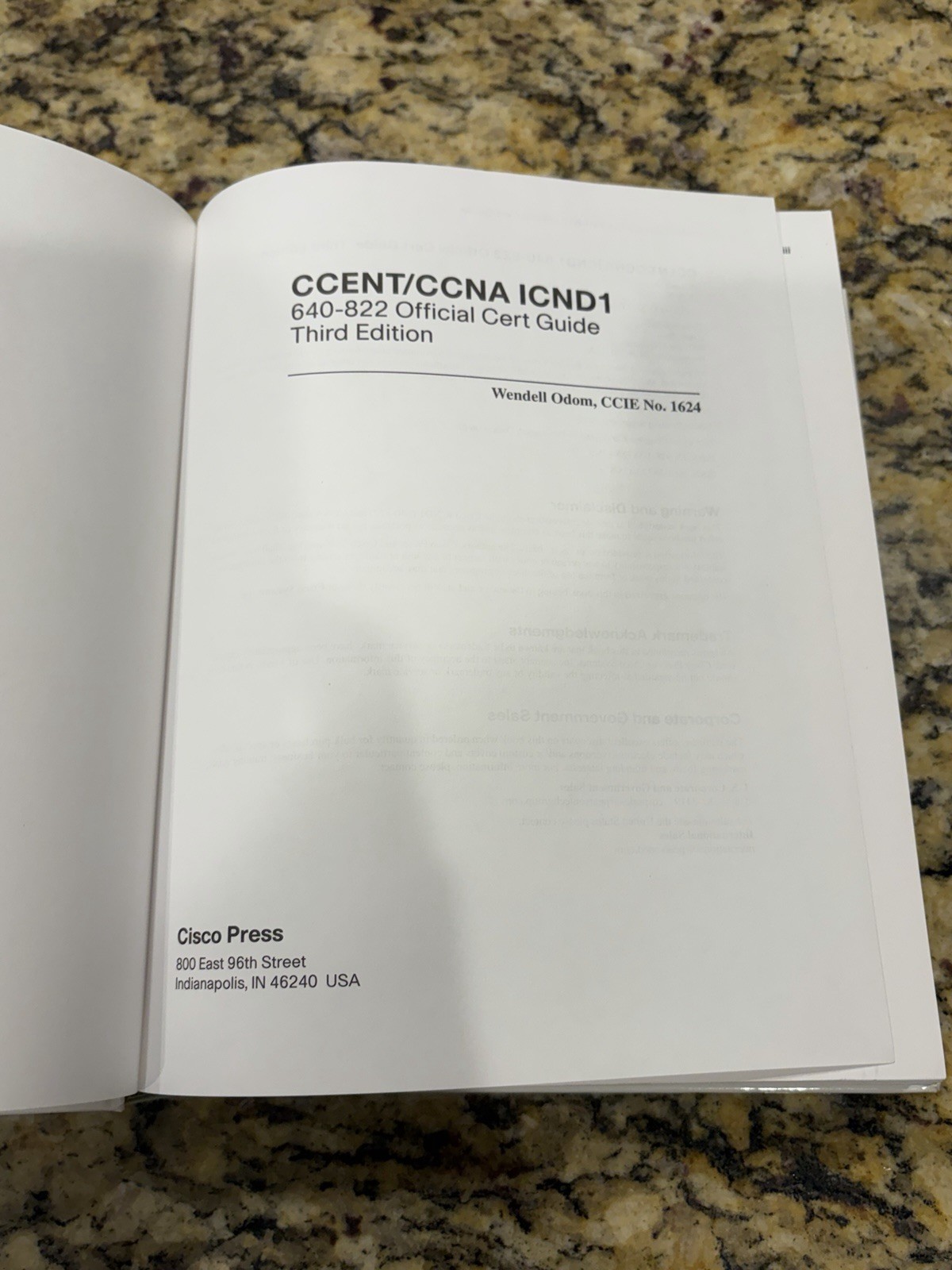 CCENT/CCNA ICND1 640-822 Official Cert Guide (3rd Edition) – VERY GOOD