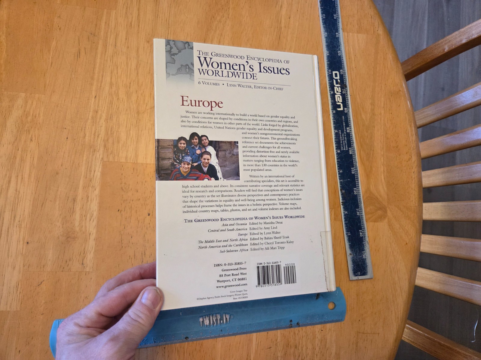 The Greenwood Encyclopedia of Women’s Issues Worldwide by Lynn Walter (2003, Har