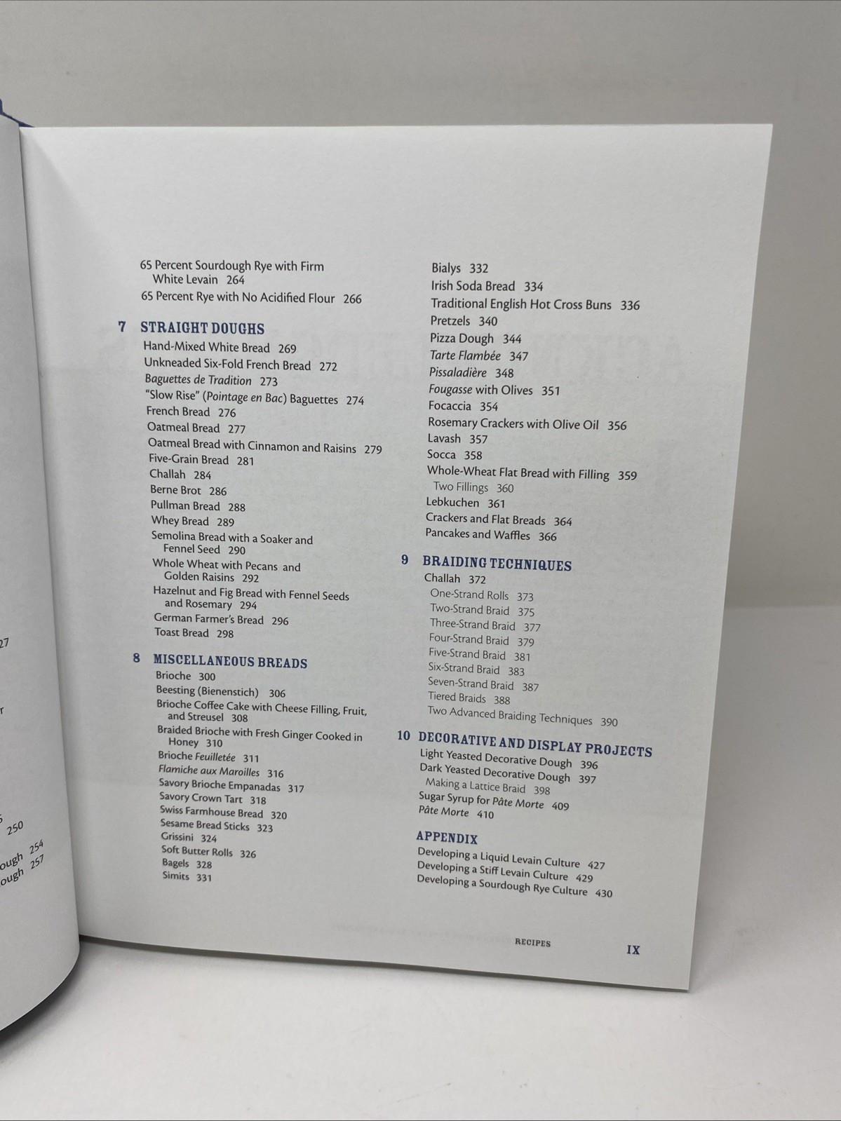 Bread : A Baker’s Book of Techniques and Recipes by Jeffrey Hamelman (2013)