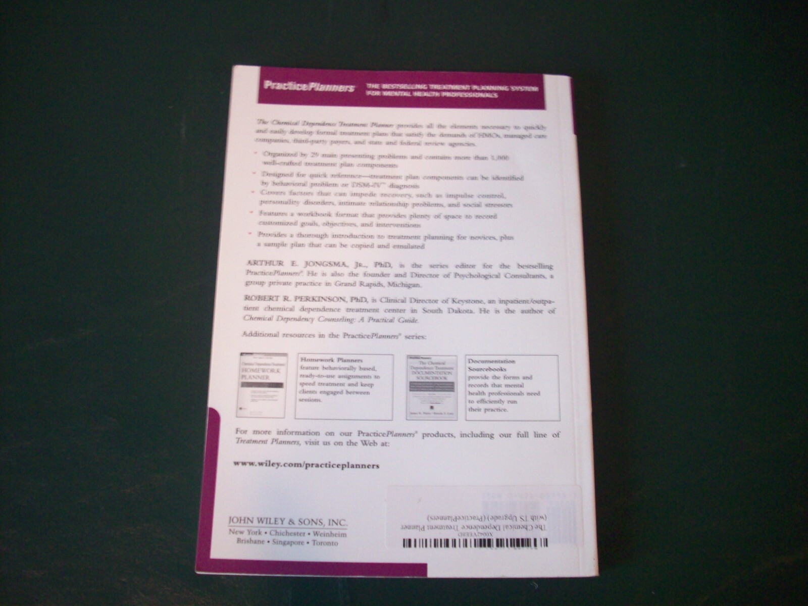 The Chemical Dependence Treatment Planner (with TS Upgrade) Paperback – GOOD