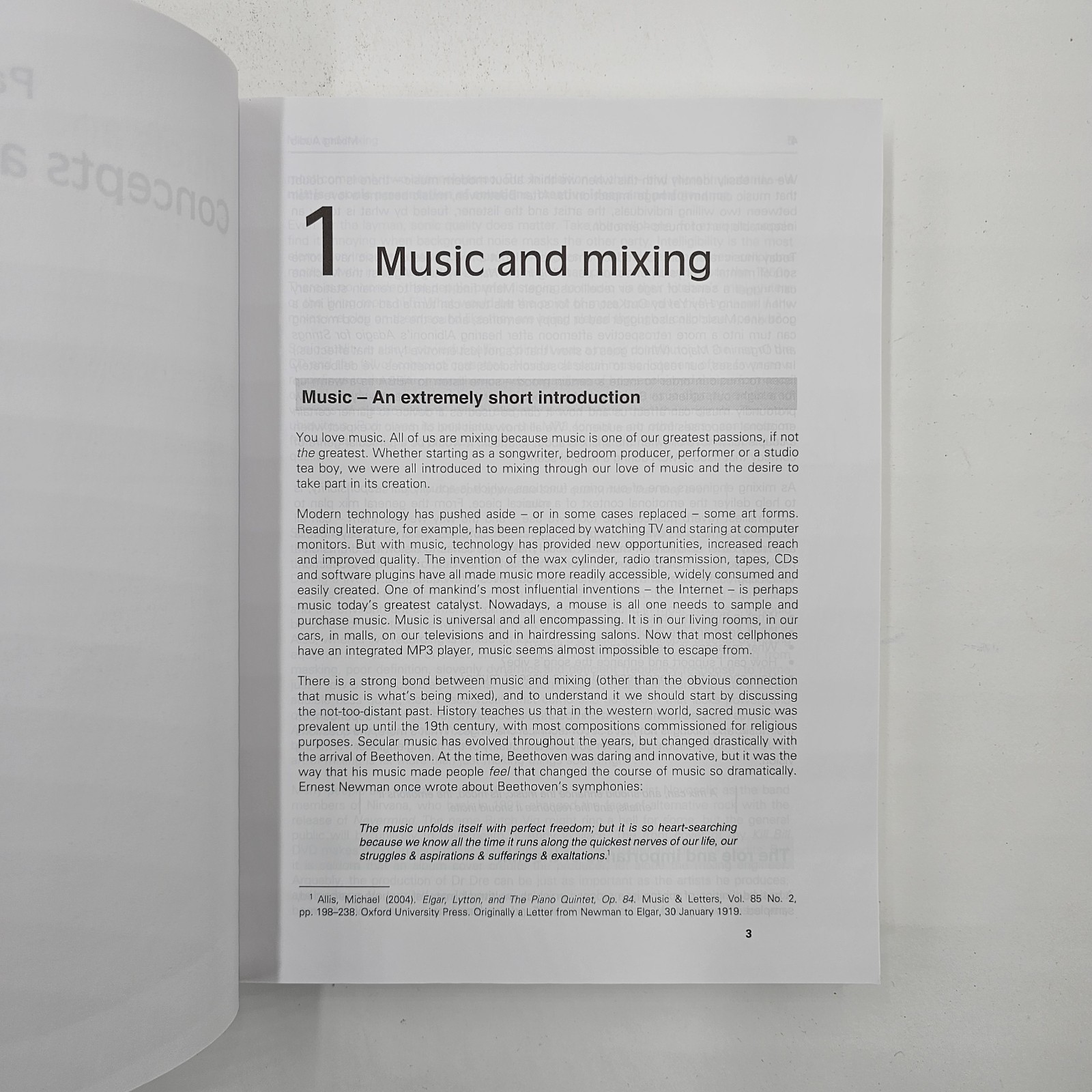 Mixing Audio: Concepts Practices and Tools | Roey Izhaki | Includes DVD | PB VG+