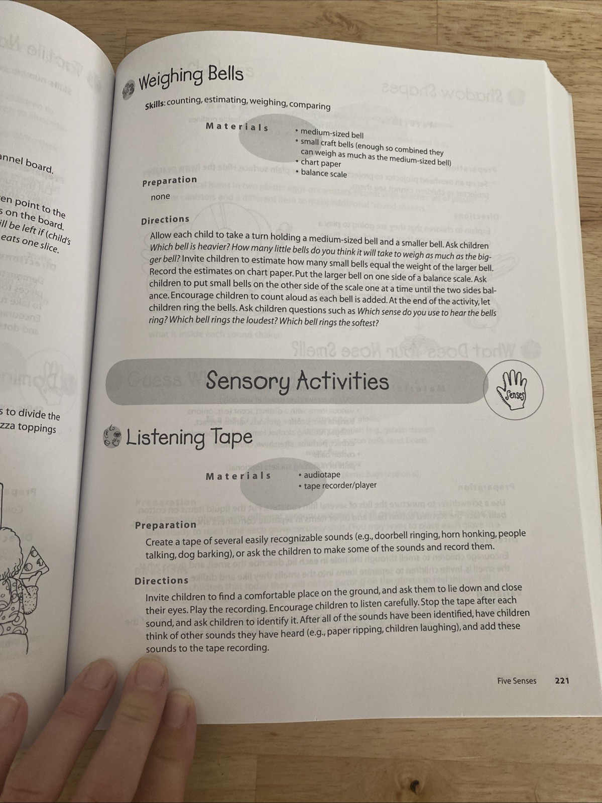 Year-Round Early Childhood Themes : 12 Fun Theme-Based Activity Units: V.Martens