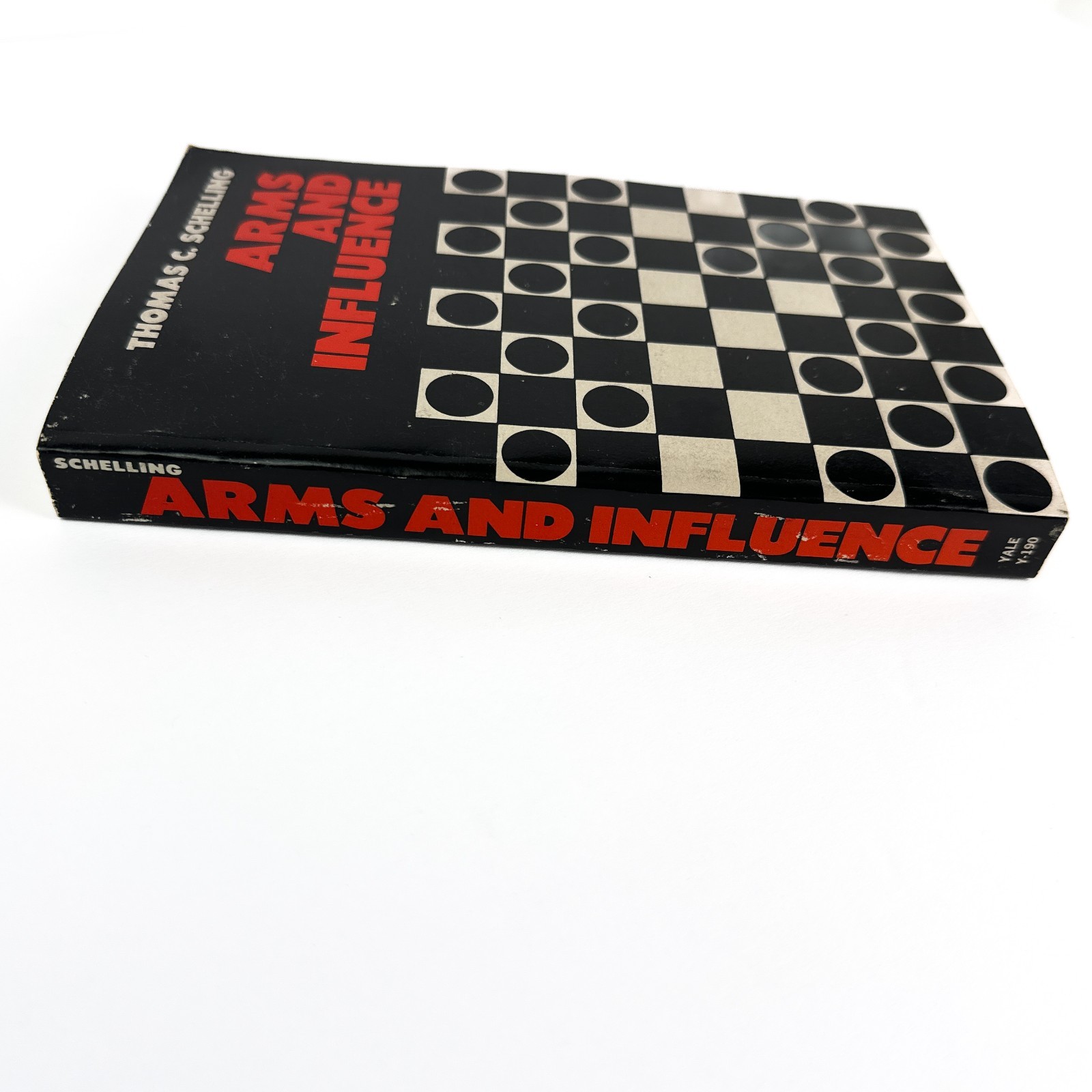 Arms and Influence Thomas C Schelling 1976 Yale University Press Strategy PB