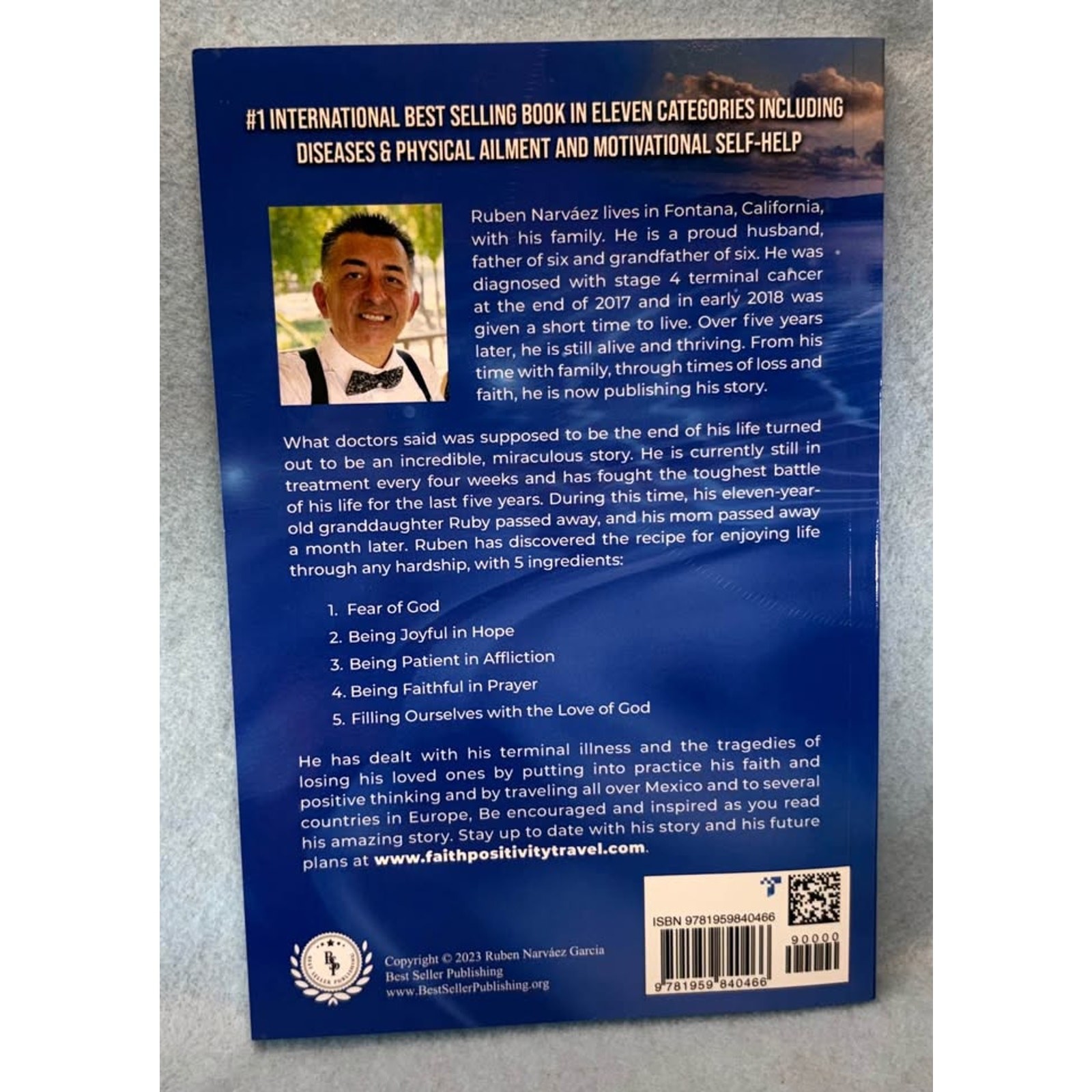 Walking On Water Ruben Narváez Garcia paperback book