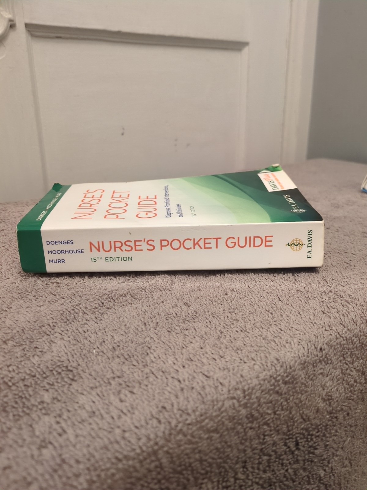 F.A Davis’s Drug Guide & Nurses Pocket Guide – Paperback – Very Good Books Lot