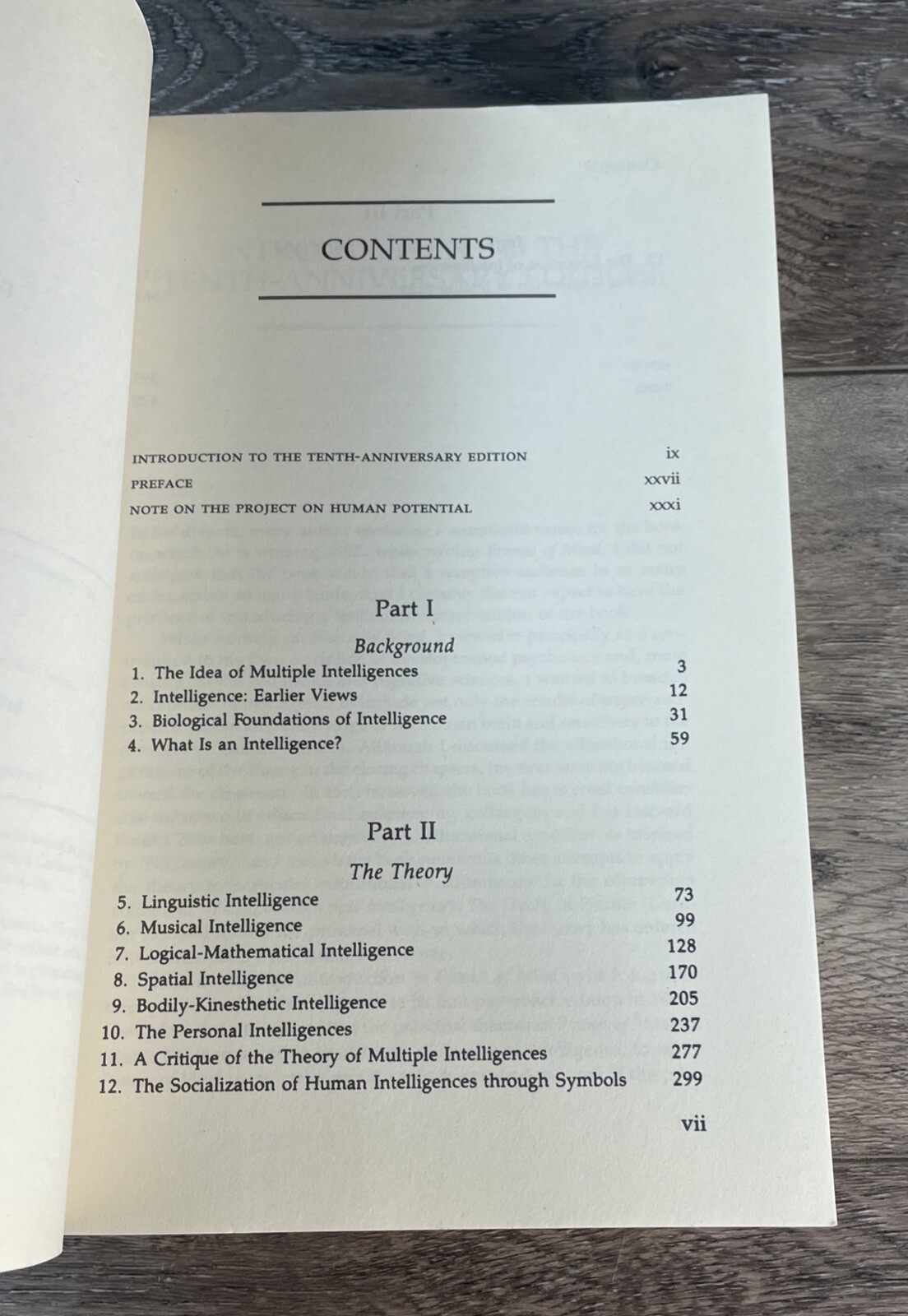 Frames Of Mind: The Theory Of Multiple Intelligences – Paperback – GOOD