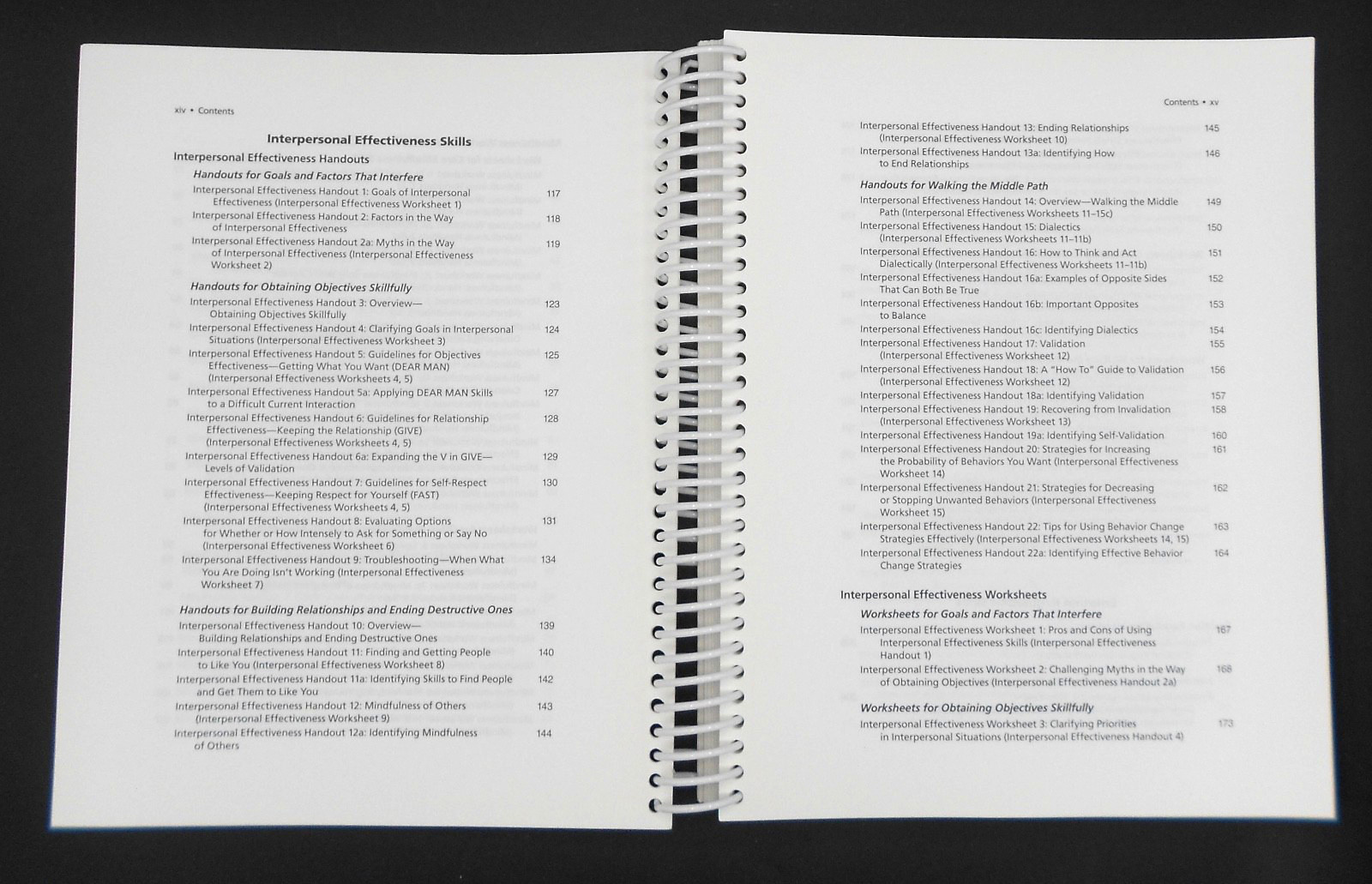 DBT SKILLS TRAINING HANDOUTS & WORKSHEETS 2nd ED by LINEHAN 2015 SPIRAL PB VG