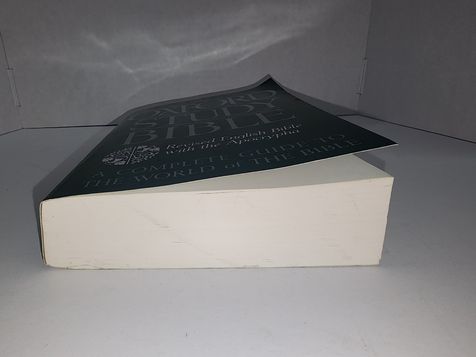 The Oxford Study Bible: Revised English Bible with the Apocrypha – paperback…