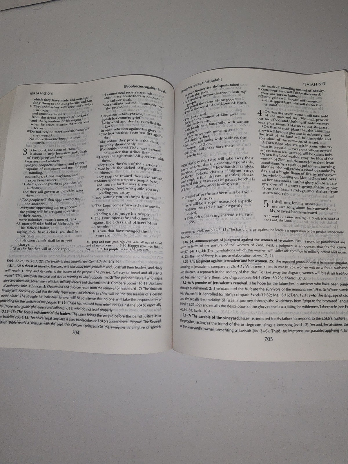 The Oxford Study Bible: Revised English Bible with the Apocrypha – paperback…