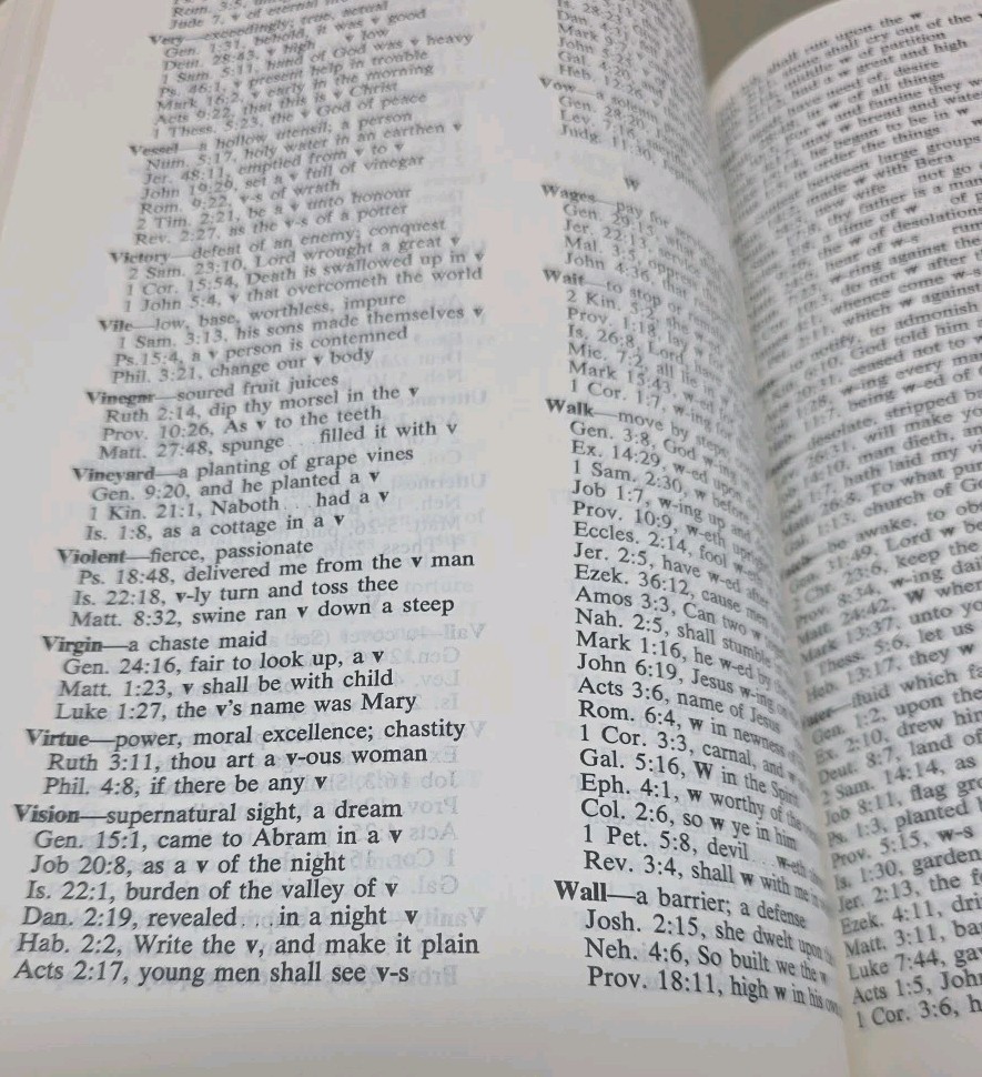 Holy Bible Giant Print Manna Edition KJV Red Letter Concordance New in Box