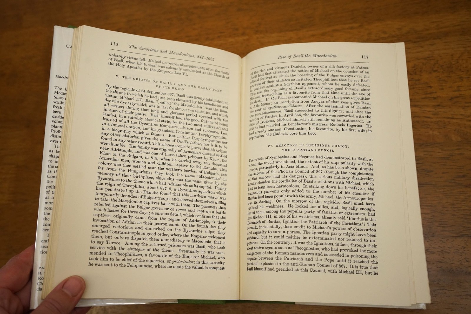 Cambridge Medieval History Volume 4: The Byzantine Empire (Part 1) HB+DJ 1985
