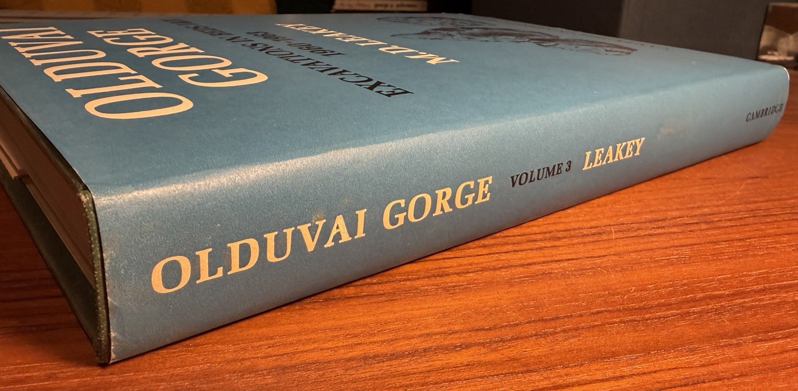 Olduvai Gorge Vol 3 Excavations In Beds I & II 1960-1963 M.D. Leakey SIGNED HCDJ