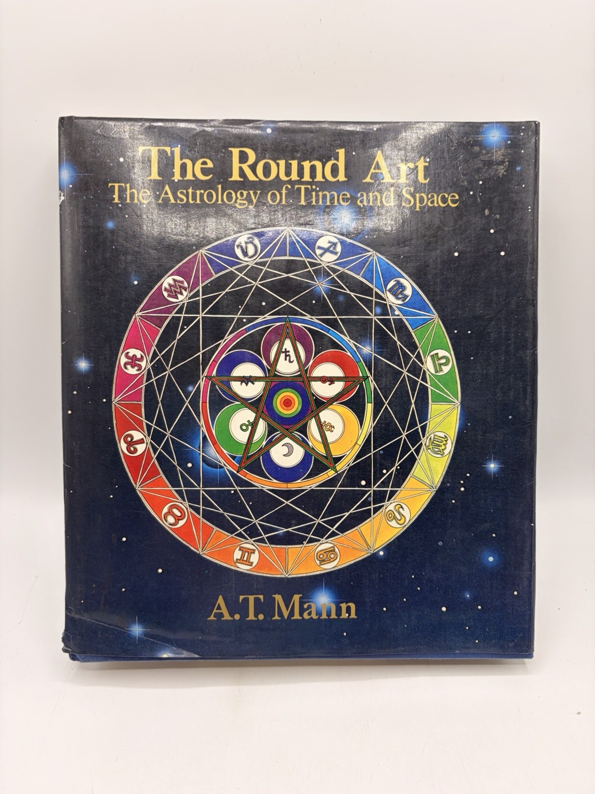 The Round Art: Astrology of Time and Space by Mann, A.J. 0905895185 The Fast