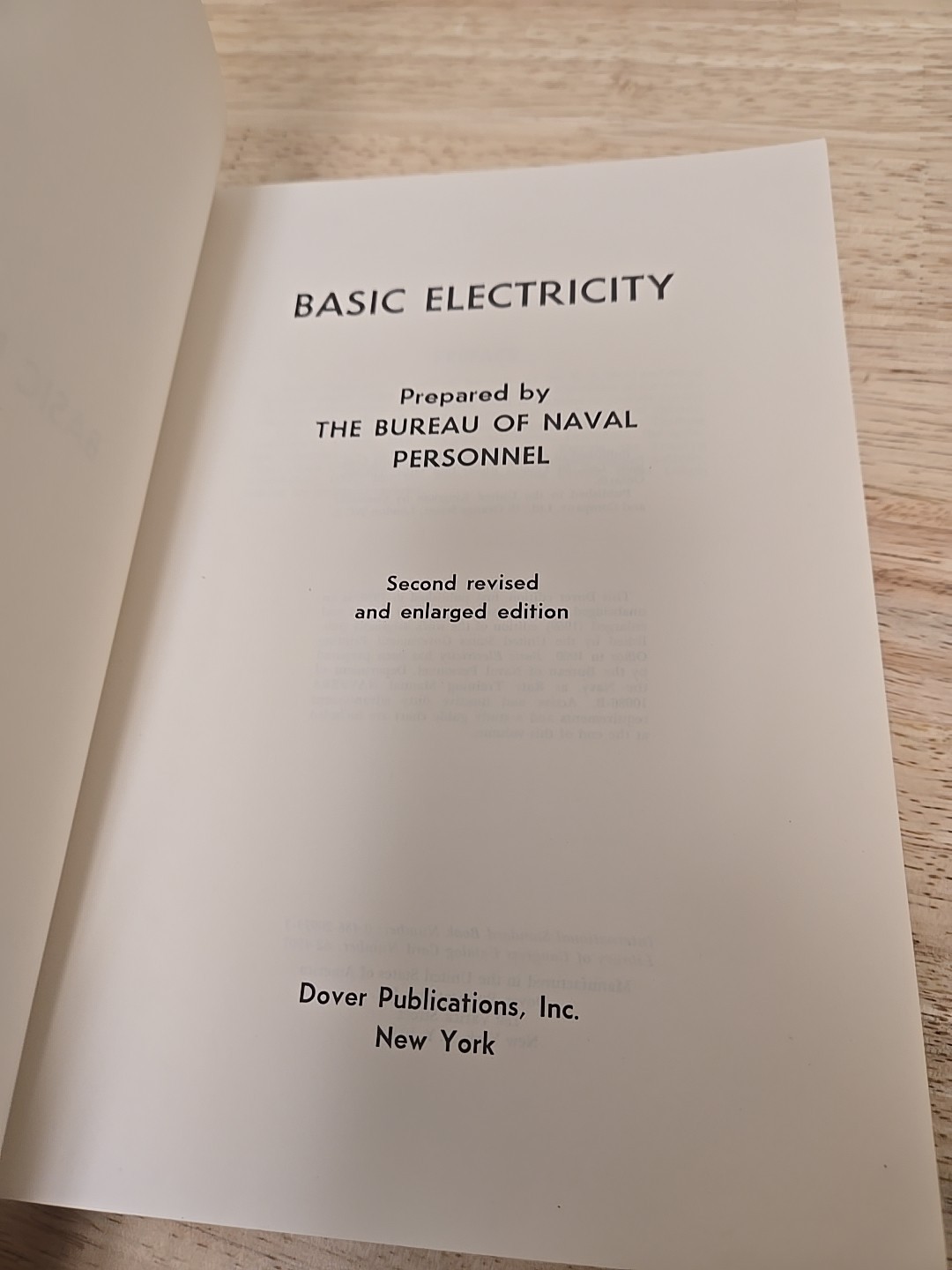 Dover Books on Electrical Engineering Ser.: Basic Electricity by U. S. Navy…