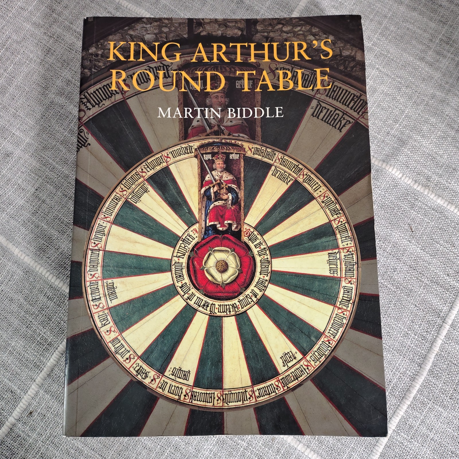 KING ARTHUR’S ROUND TABLE: AN ARCHAEOLOGICAL INVESTIGATION By Martin Biddle