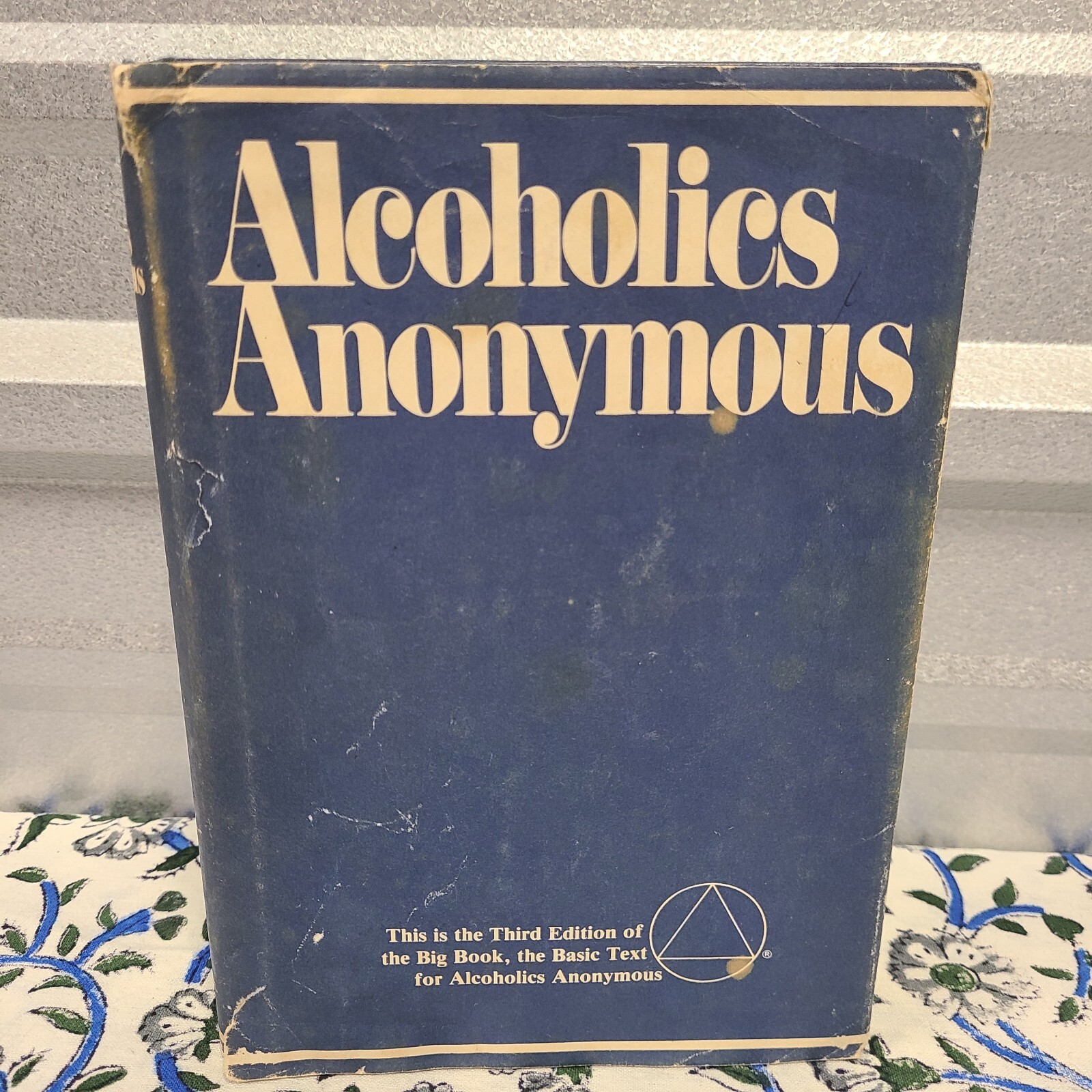 Alcoholics Anonymous, 3rd Edition, 1976, 575 Pages, DJ (Acceptable)/HC (Good)