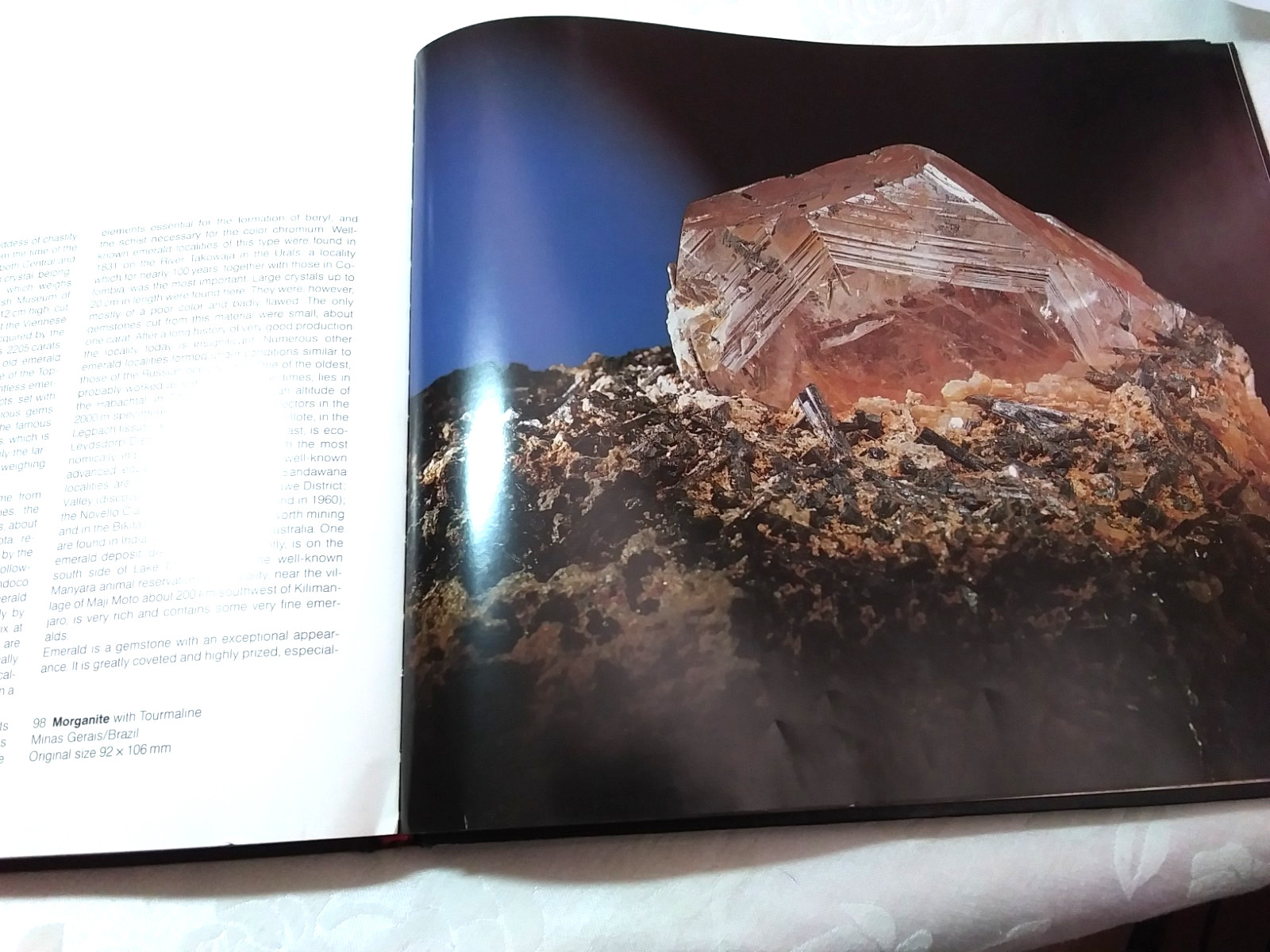 Rock identification book The Magic of Minerals 110 photos color large 196 pgs hb