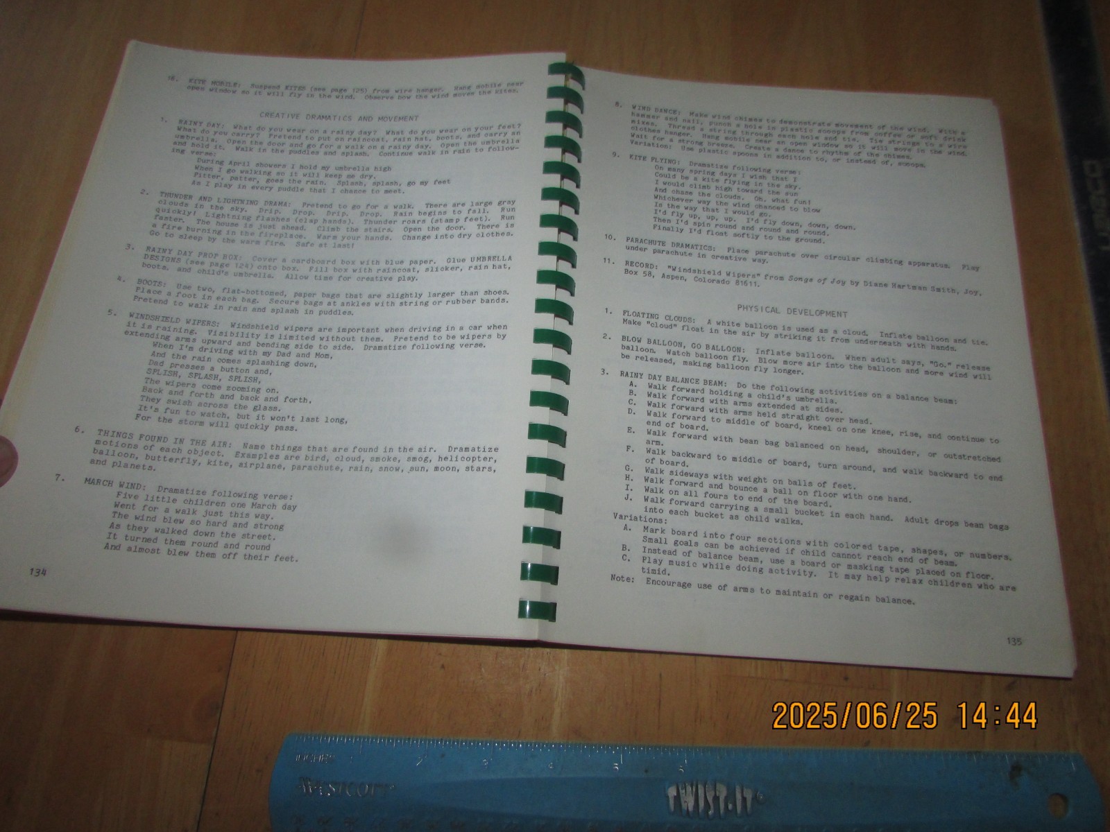 Early Childhood Activity Guide for Holidays and Seasons by Carol Beckman