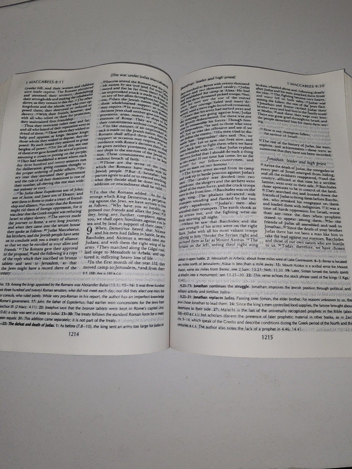 The Oxford Study Bible: Revised English Bible with the Apocrypha – paperback…