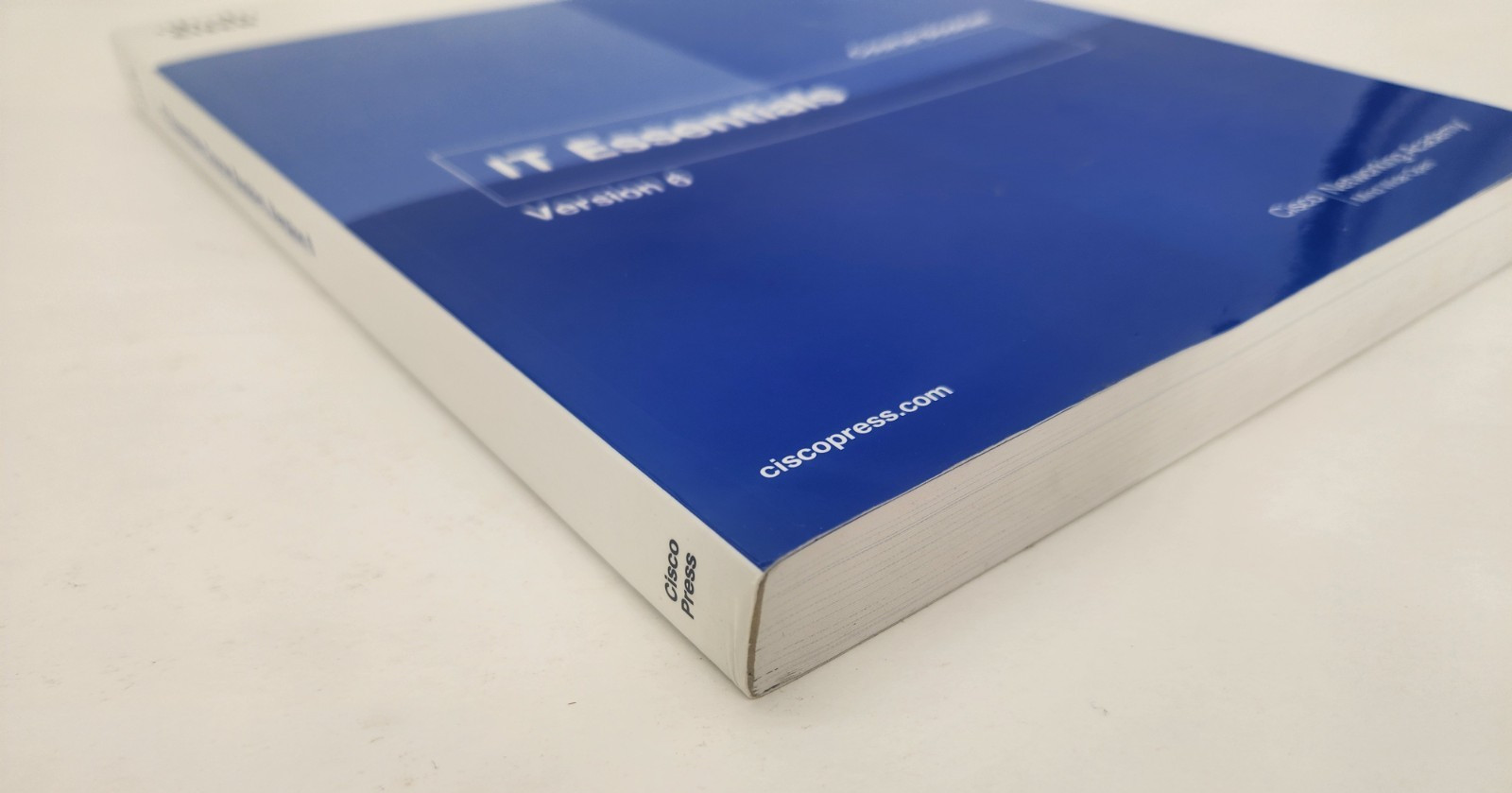 Course Booklets Ser.: IT Essentials Course Booklet, Version 6 by Cisco PB