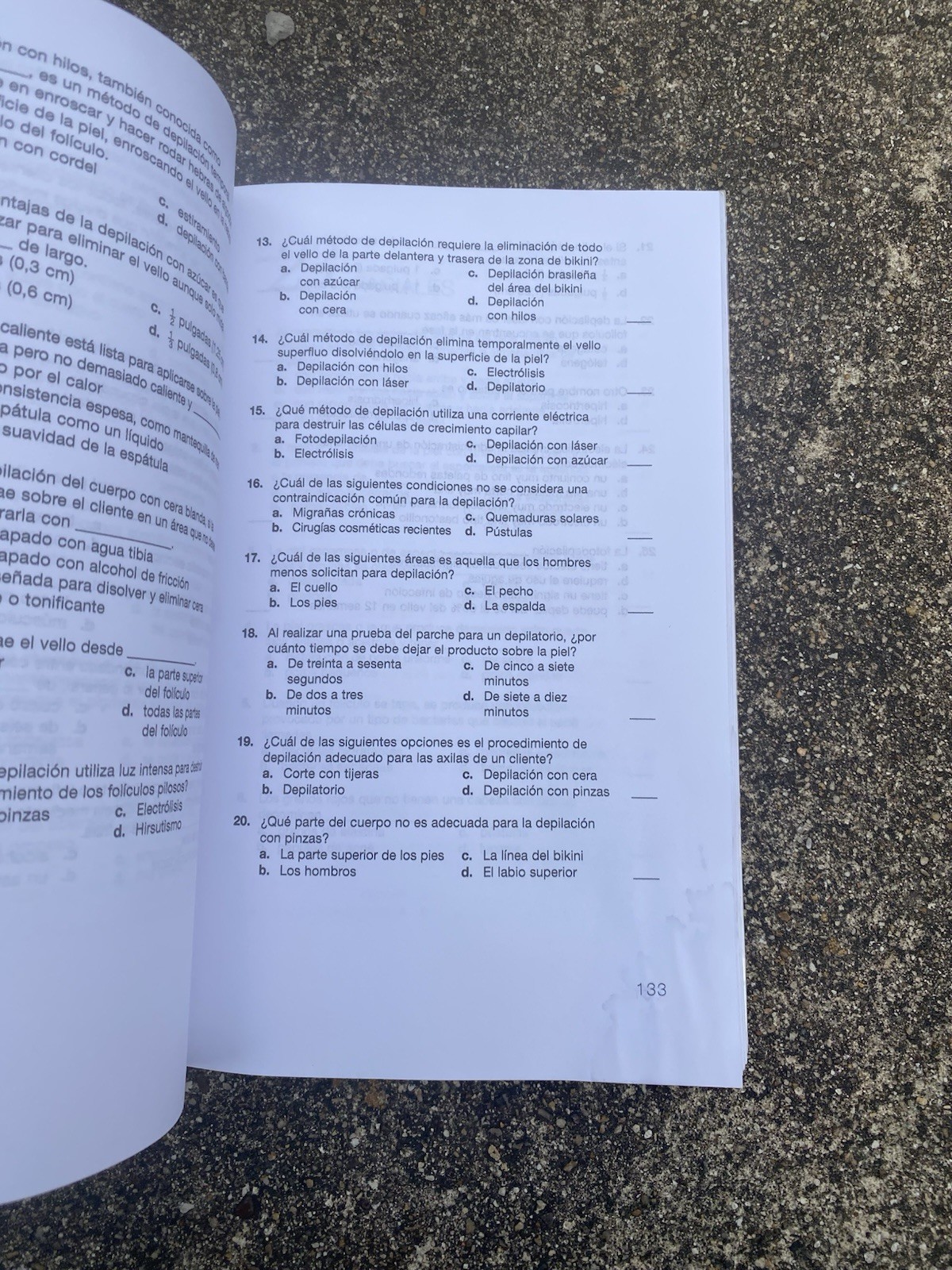 Spanish Translated Exam Review for Milady Standard Cosmetology by Milady (2015,