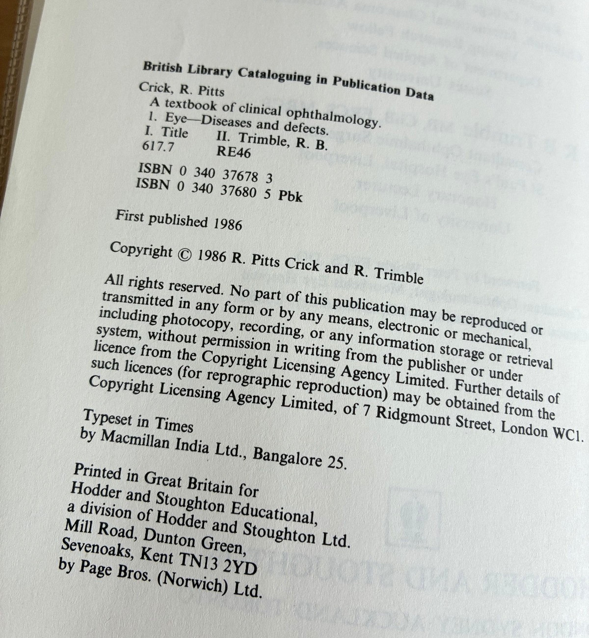 A Textbook Of Clinical Ophthalmology Crick Trimble 1986 Hodder & Stoughton 1st