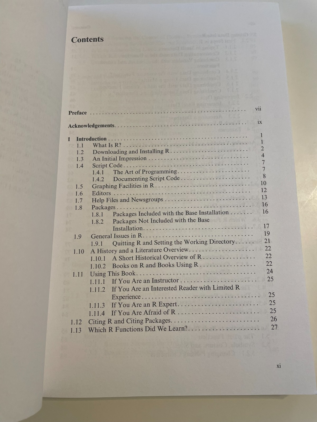 NEW A Beginner’s Guide to R (Use R!) Paperback by Zuur, Ieno, Meesters (2009)