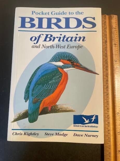 Birds of Britain and Northwest Europe. 1998. Pocket guide. 300 pages.