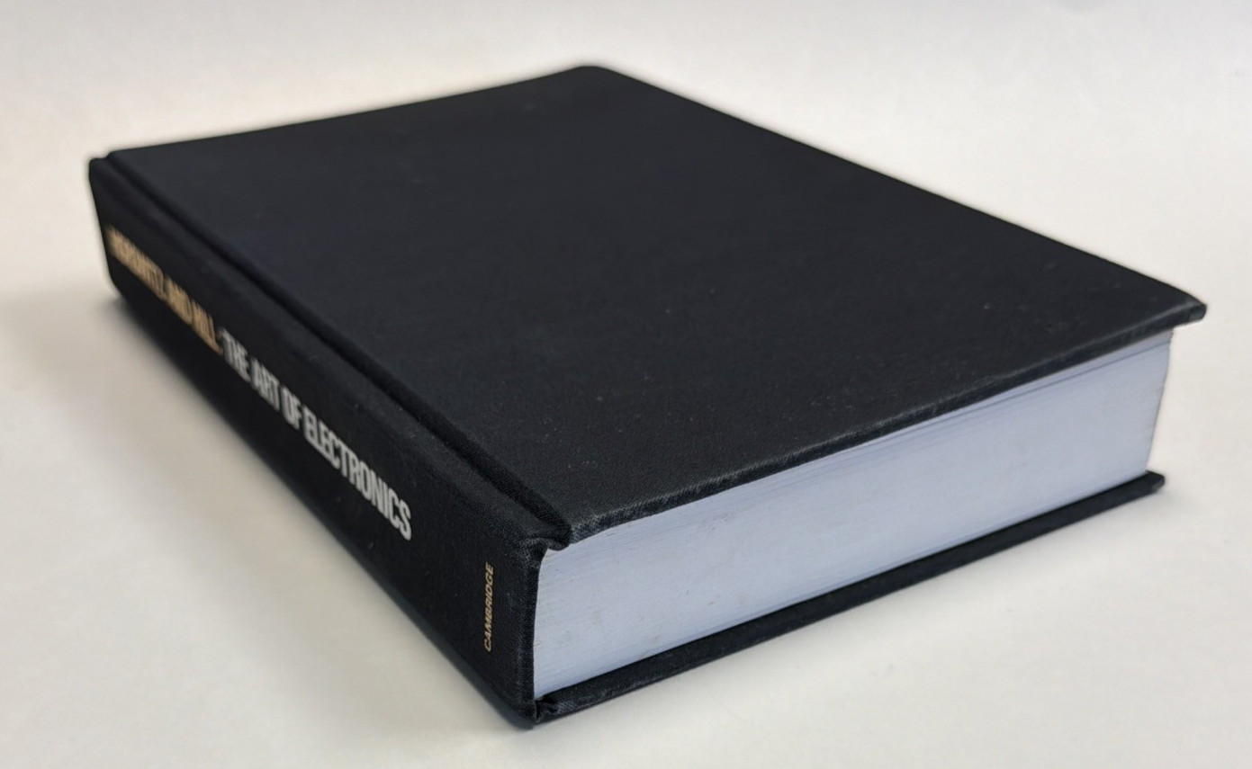 Art of Electronics by Paul Horowitz and Winfield Hill 1986 Reprint HC D