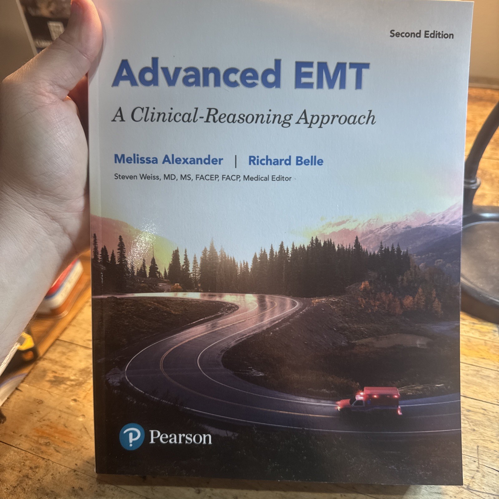 Advanced EMT: A Clinical Reasoning Approach (2nd Edition) – VERY GOOD