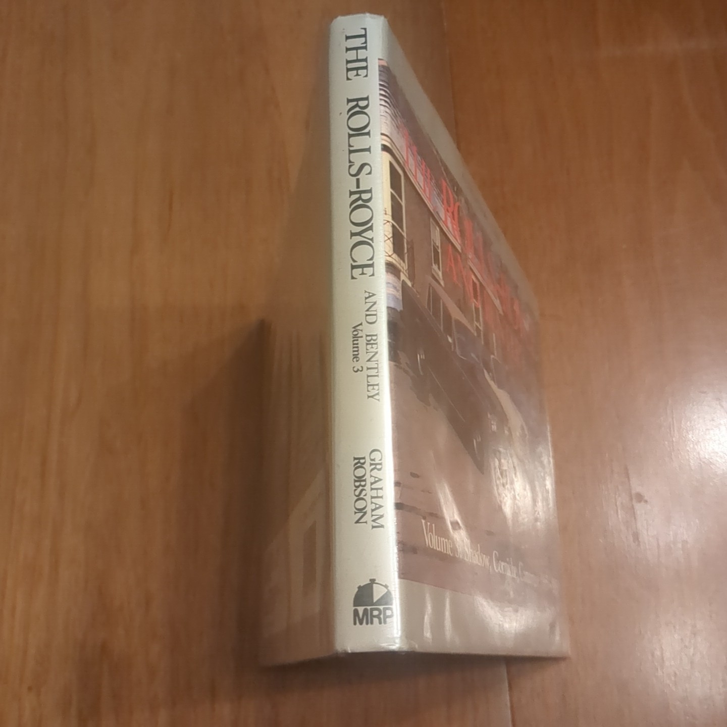 ROLLS ROYCE AND BENTLEY COLLECTORS GUIDE By Graham Robson – 1985 Hardcover