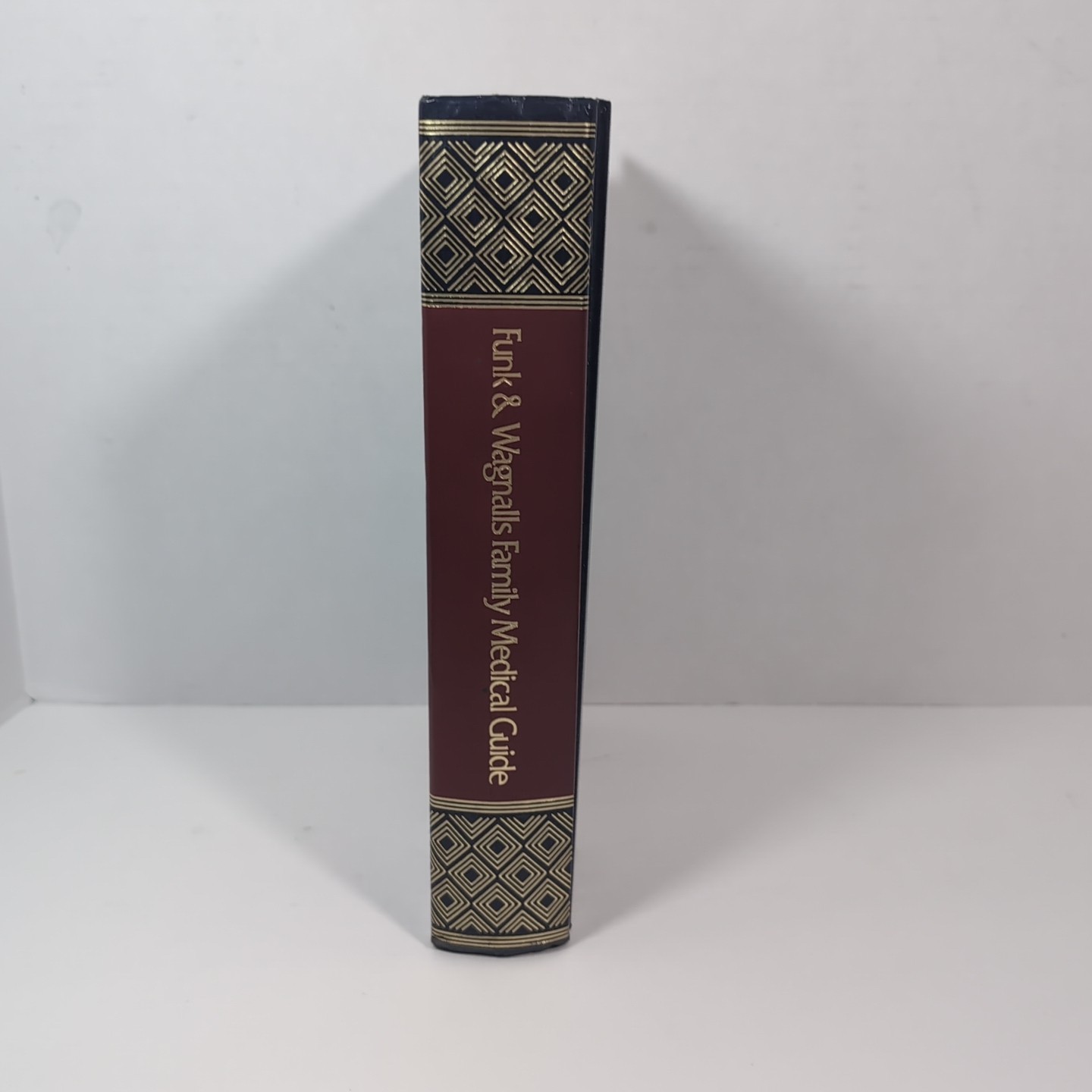 Funk & Wagnall’s Family Medical Guide Hardcover 1976 Symptoms