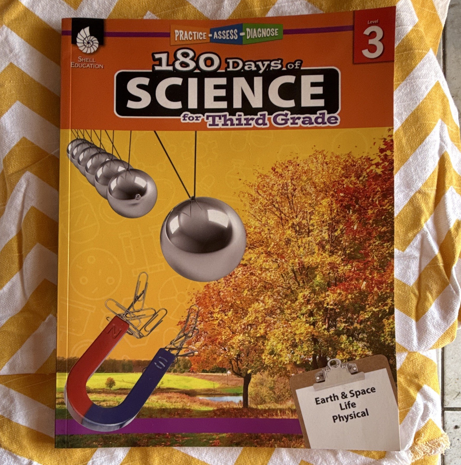Shell Education 180 Days of Science Third Grade Level 3 Workbook PB MPN 51409