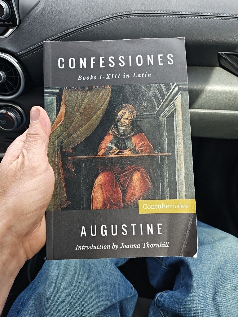IN LATIN The Confessions: Saint Augustine 2023 9781961822054 Damaged Back Cover